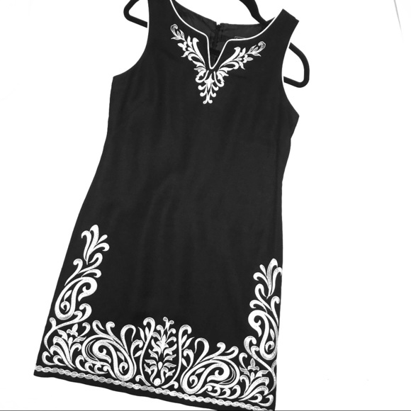 Beautiful Embroidered Dress - Picture 1 of 3